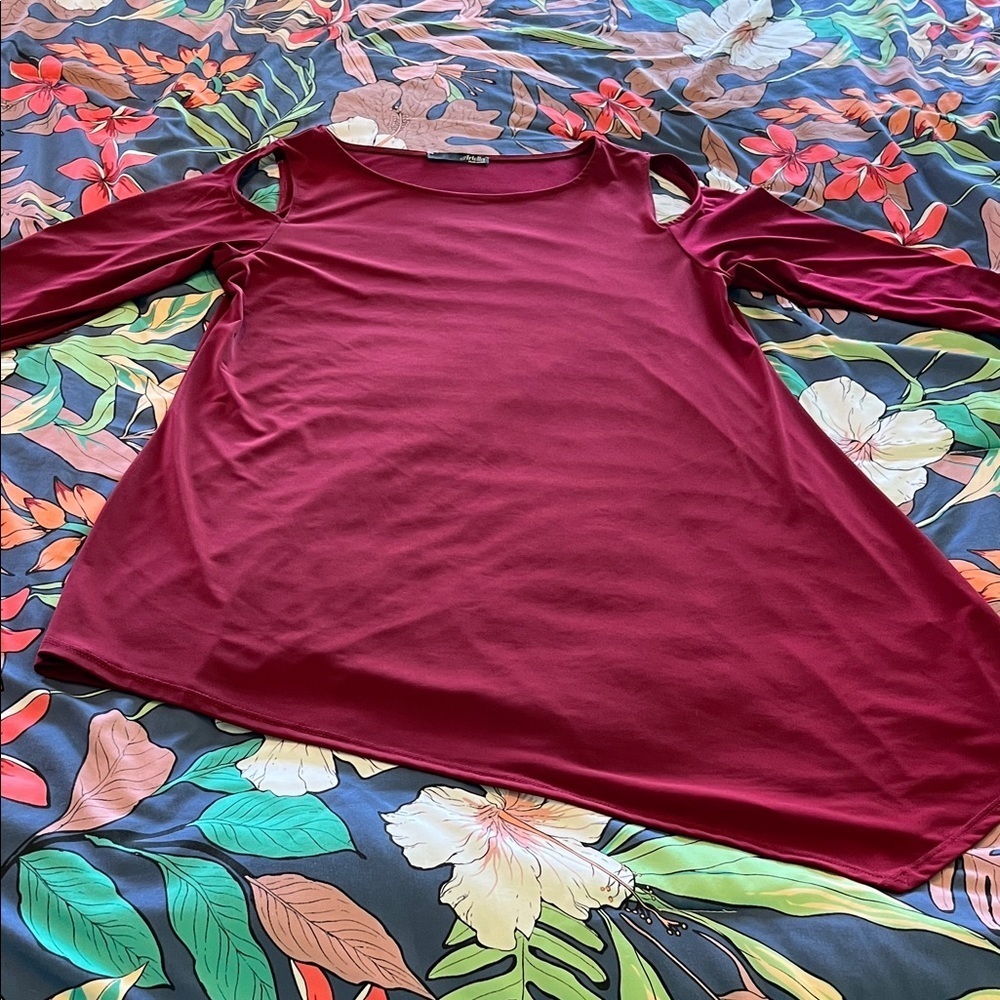 Burgundy cold shoulder tunic 3/4 sleeve